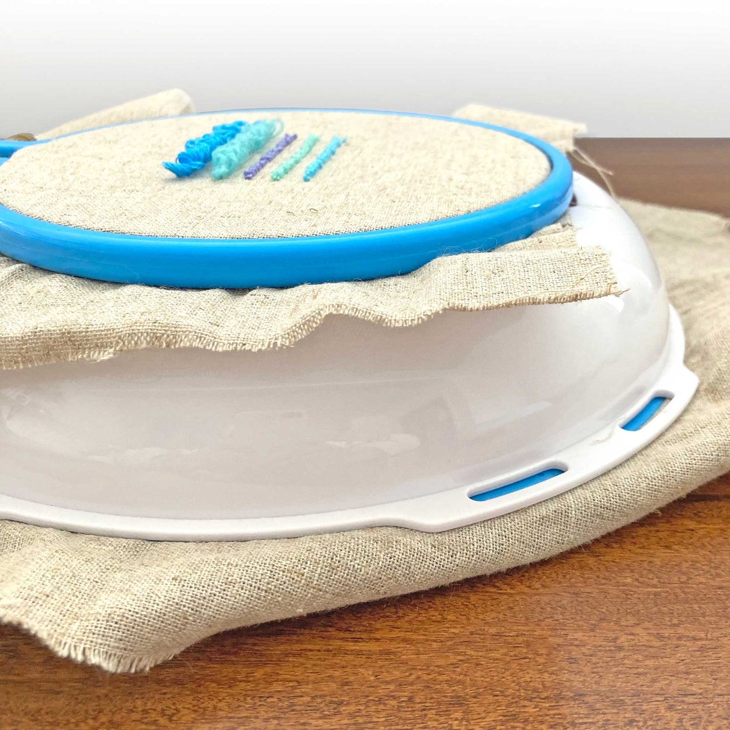 The Milward 3-in-1 Punch Needle Hoop Stand- 6" and 9" Hoops