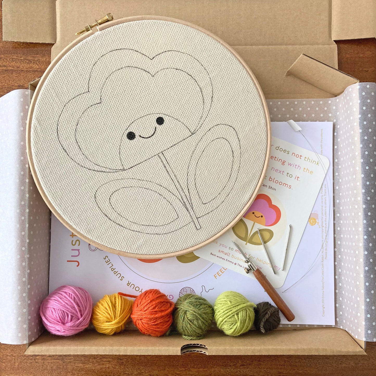 'Just Bloom' Retro Flower Punch Needle Kit