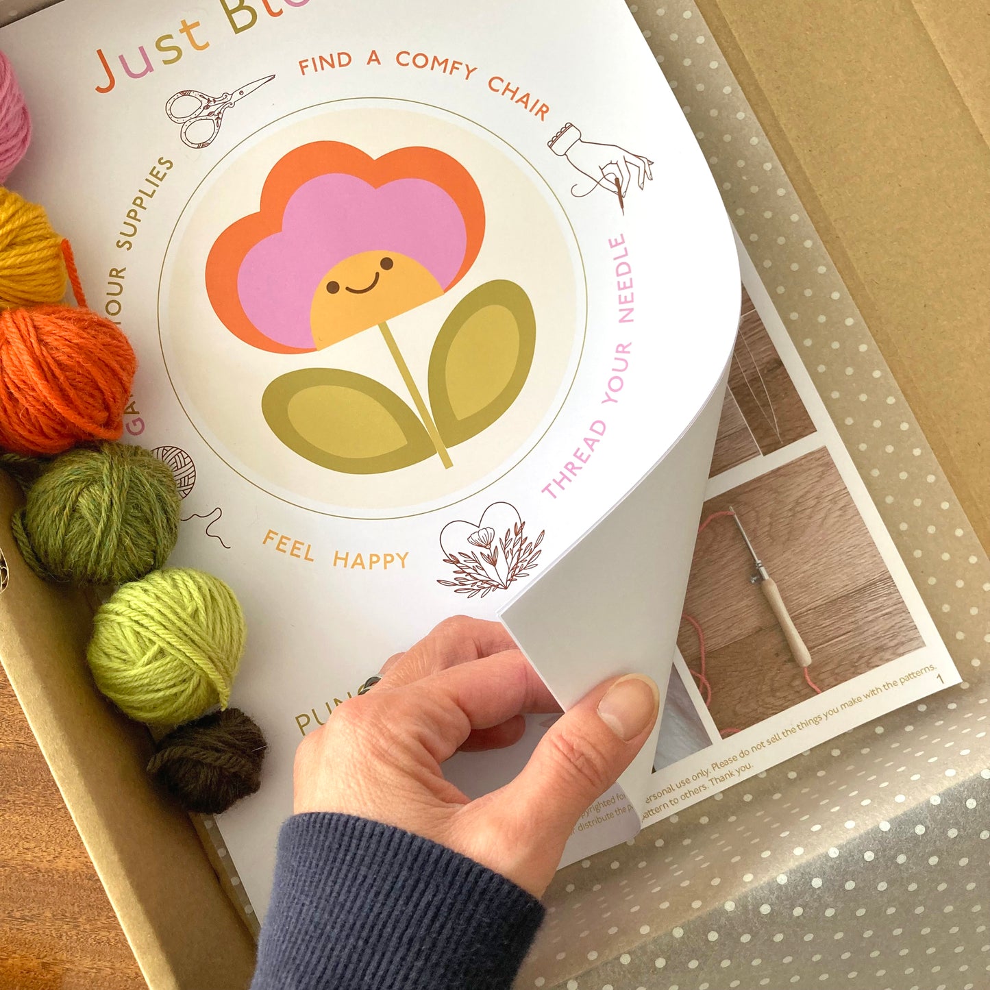 'Just Bloom' Retro Flower Punch Needle Kit
